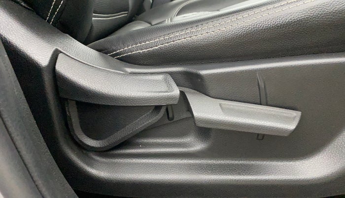 2020 KIA SONET HTX 1.0 IMT, Petrol, Manual, 48,044 km, Driver Side Adjustment Panel