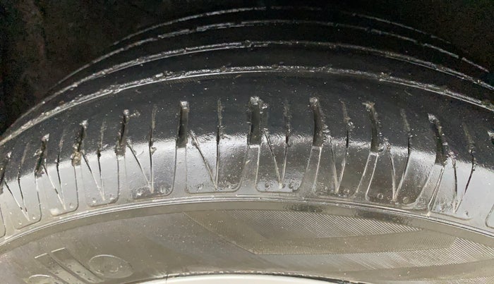 2020 KIA SONET HTX 1.0 IMT, Petrol, Manual, 48,044 km, Right Front Tyre Tread