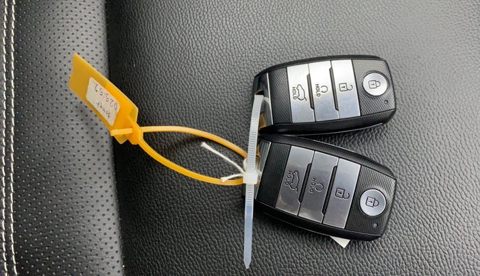 2020 KIA SONET HTX 1.0 IMT, Petrol, Manual, 48,044 km, Key Close Up
