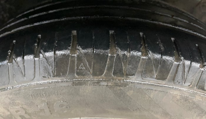 2021 KIA SONET HTX 1.0 IMT, Petrol, Manual, 27,014 km, Left Front Tyre Tread