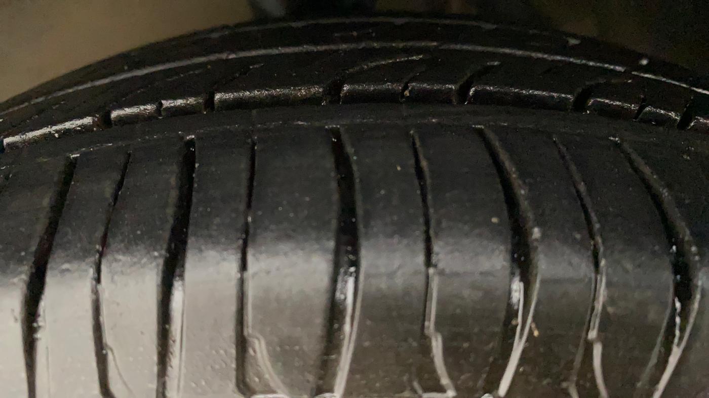2012 Maruti Alto K10 VXI, Petrol, Manual, 45,083 km, Left Front Tyre Tread
