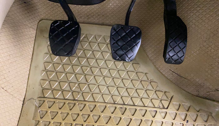 2013 Volkswagen Vento HIGHLINE 1.6 MPI, Petrol, Manual, 69,541 km, Pedals