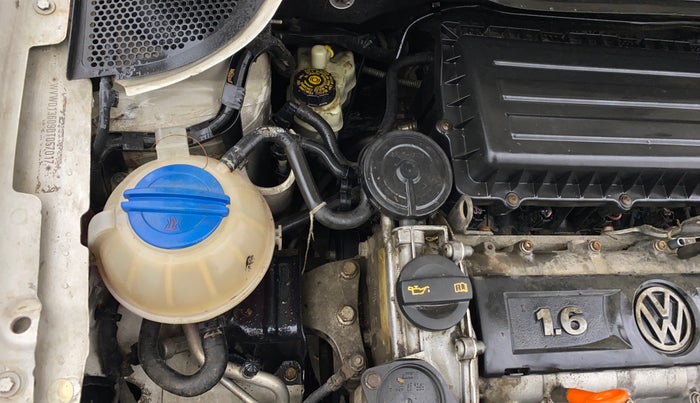 2013 Volkswagen Vento HIGHLINE 1.6 MPI, Petrol, Manual, 69,541 km, Engine View - Right