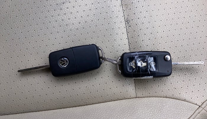 2013 Volkswagen Vento HIGHLINE 1.6 MPI, Petrol, Manual, 69,541 km, Key Close Up