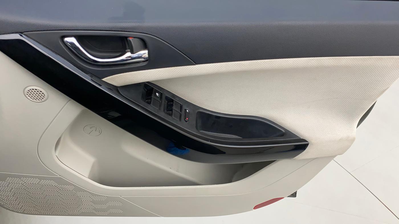 2020 Tata NEXON XZ PLUS PETROL, Petrol, Manual, 54,524 km, Driver Side Door Panels Control