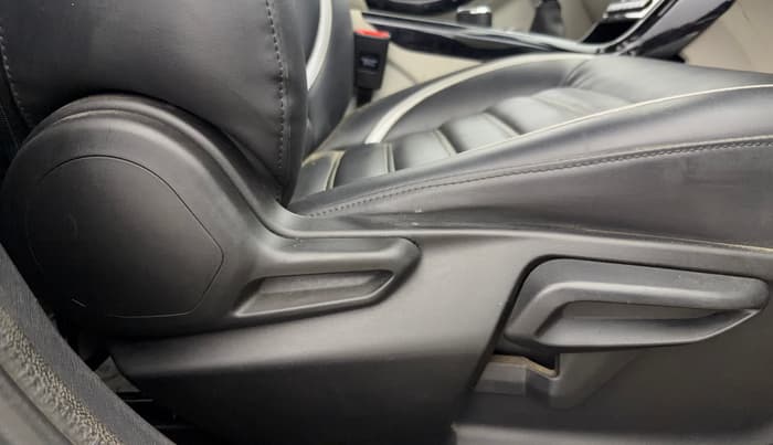 2020 Tata NEXON XZ PLUS (O) PETROL, Petrol, Manual, 49,498 km, Driver Side Adjustment Panel