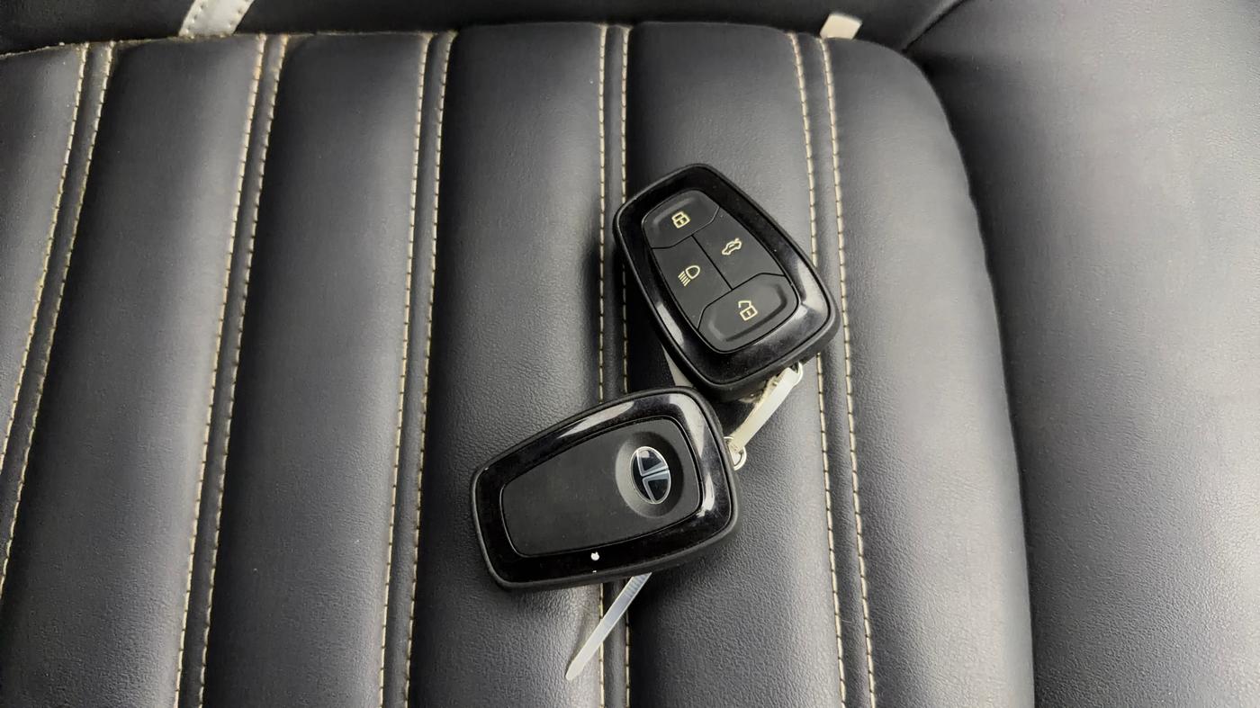 2020 Tata NEXON XZ PLUS (O) PETROL, Petrol, Manual, 49,498 km, Key Close Up