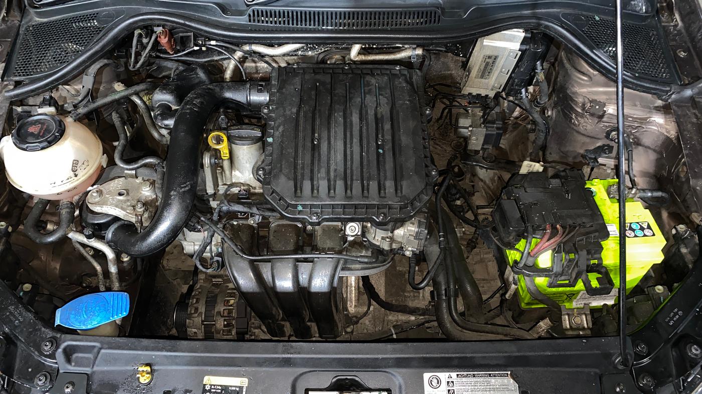 2018 Volkswagen Polo TRENDLINE 1.0L, Petrol, Manual, 40,331 km, Engine View