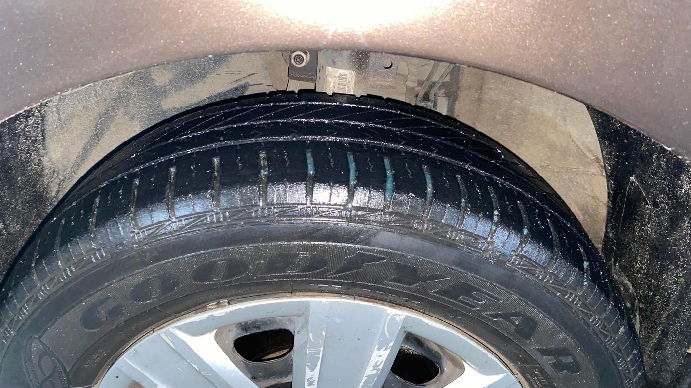 2018 Volkswagen Polo TRENDLINE 1.0L, Petrol, Manual, 40,331 km, Left Front Tyre Tread