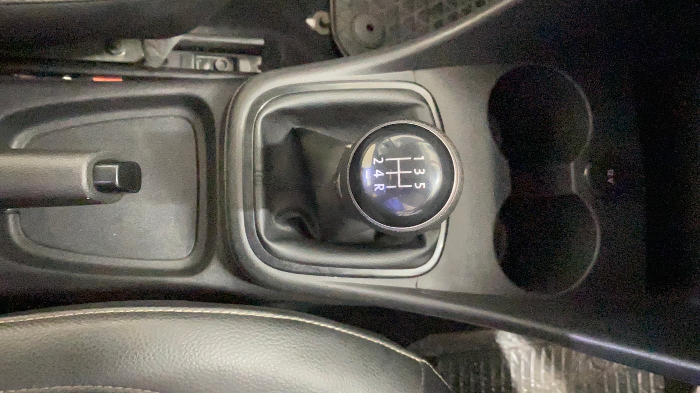 2018 Volkswagen Polo TRENDLINE 1.0L, Petrol, Manual, 40,331 km, Gear Lever
