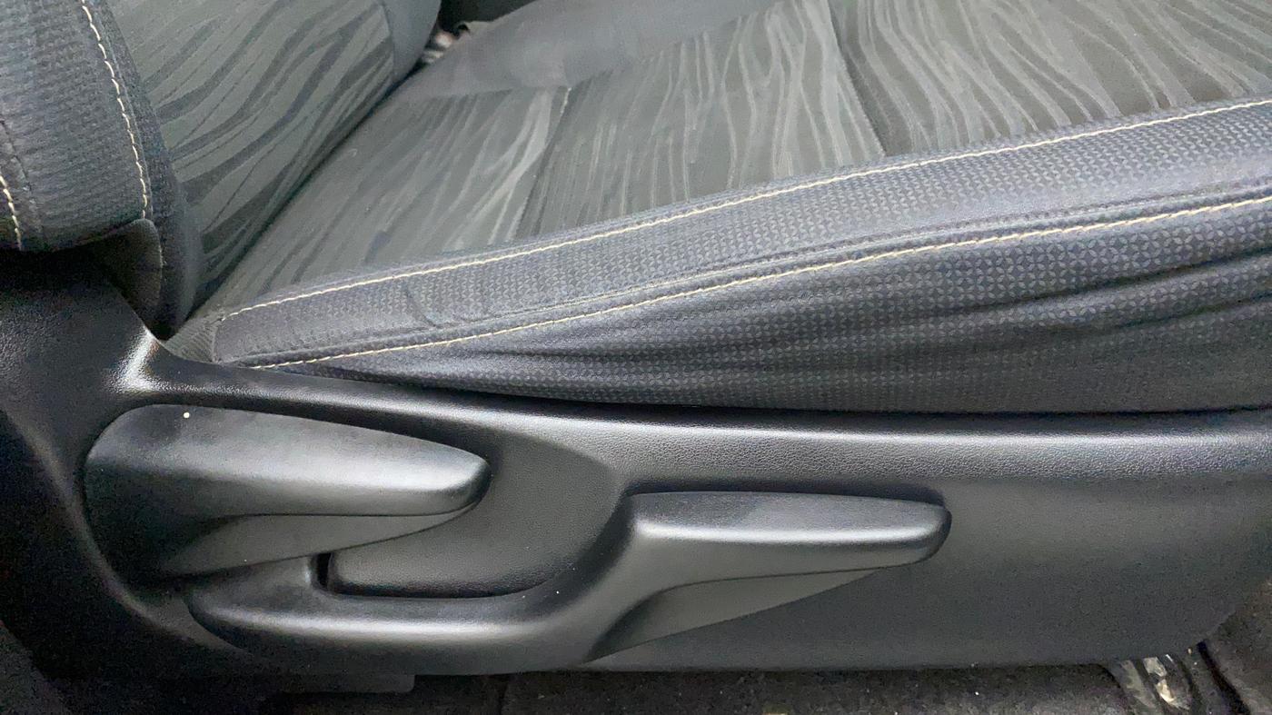 2018 Toyota Innova Crysta 2.4 VX 7 STR, Diesel, Manual, 47,723 km, Driver Side Adjustment Panel