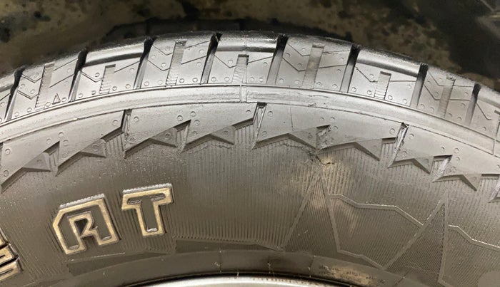 2023 Mahindra Thar LX PETROL HT 4WD AT, Petrol, Automatic, 27,242 km, Right Front Tyre Tread