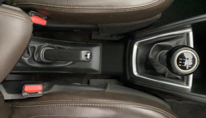 2019 Nissan Kicks XV PREMIUM O DUAL TONE DIESEL, Diesel, Manual, 48,280 km, Gear Lever