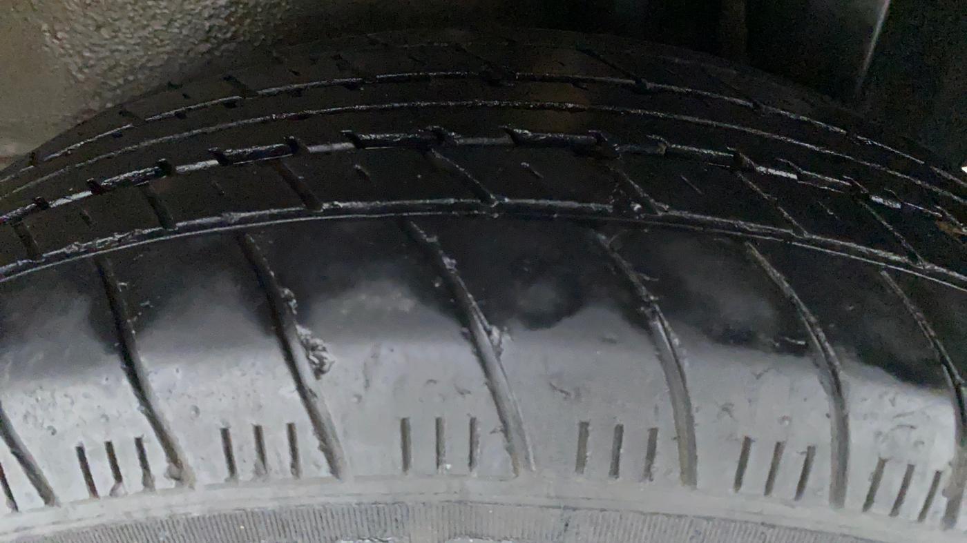 2014 Maruti Ritz ZXI ABS, Petrol, Manual, 69,582 km, Left Rear Tyre Tread