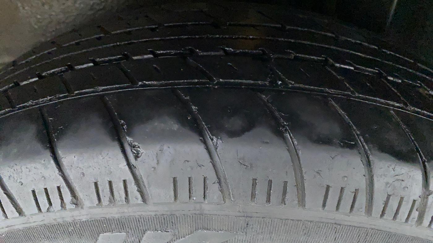 2014 Maruti Ritz ZXI ABS, Petrol, Manual, 69,582 km, Left Front Tyre Tread