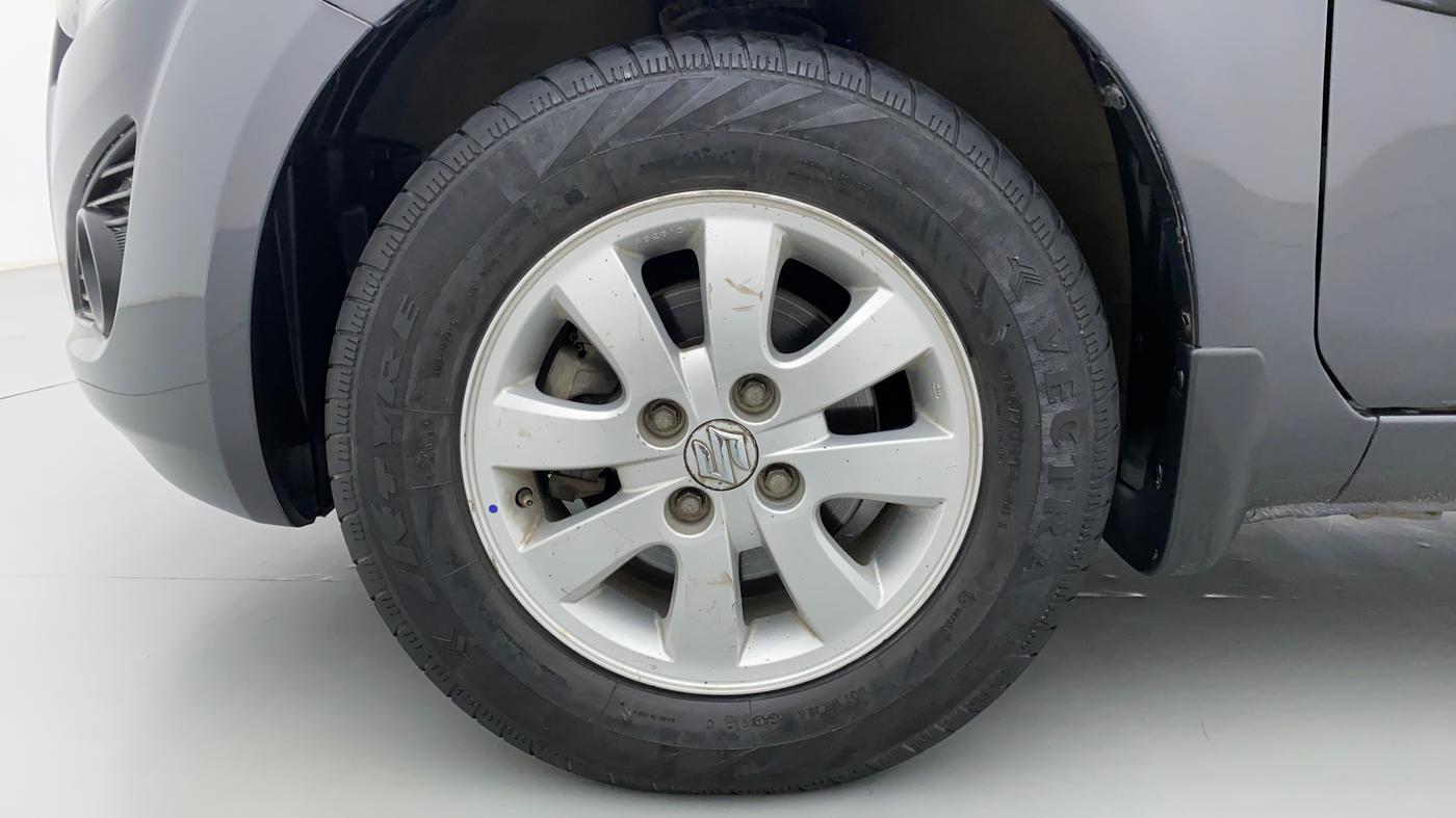 2014 Maruti Ritz ZXI ABS, Petrol, Manual, 69,582 km, Left Front Wheel
