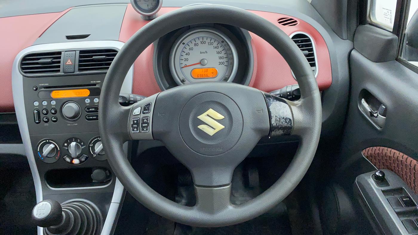 2014 Maruti Ritz ZXI ABS, Petrol, Manual, 69,582 km, Steering Wheel Close Up