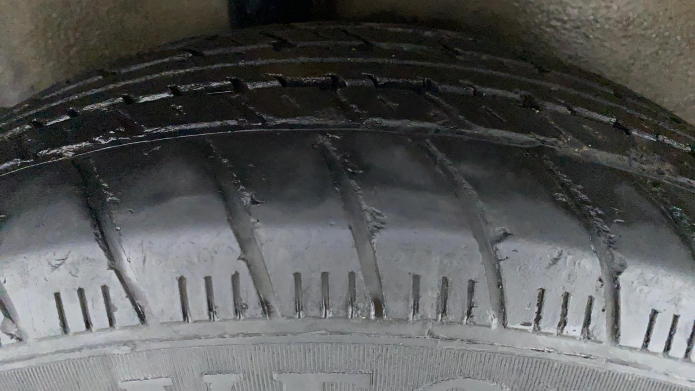 2014 Maruti Ritz ZXI ABS, Petrol, Manual, 69,582 km, Right Rear Tyre Tread