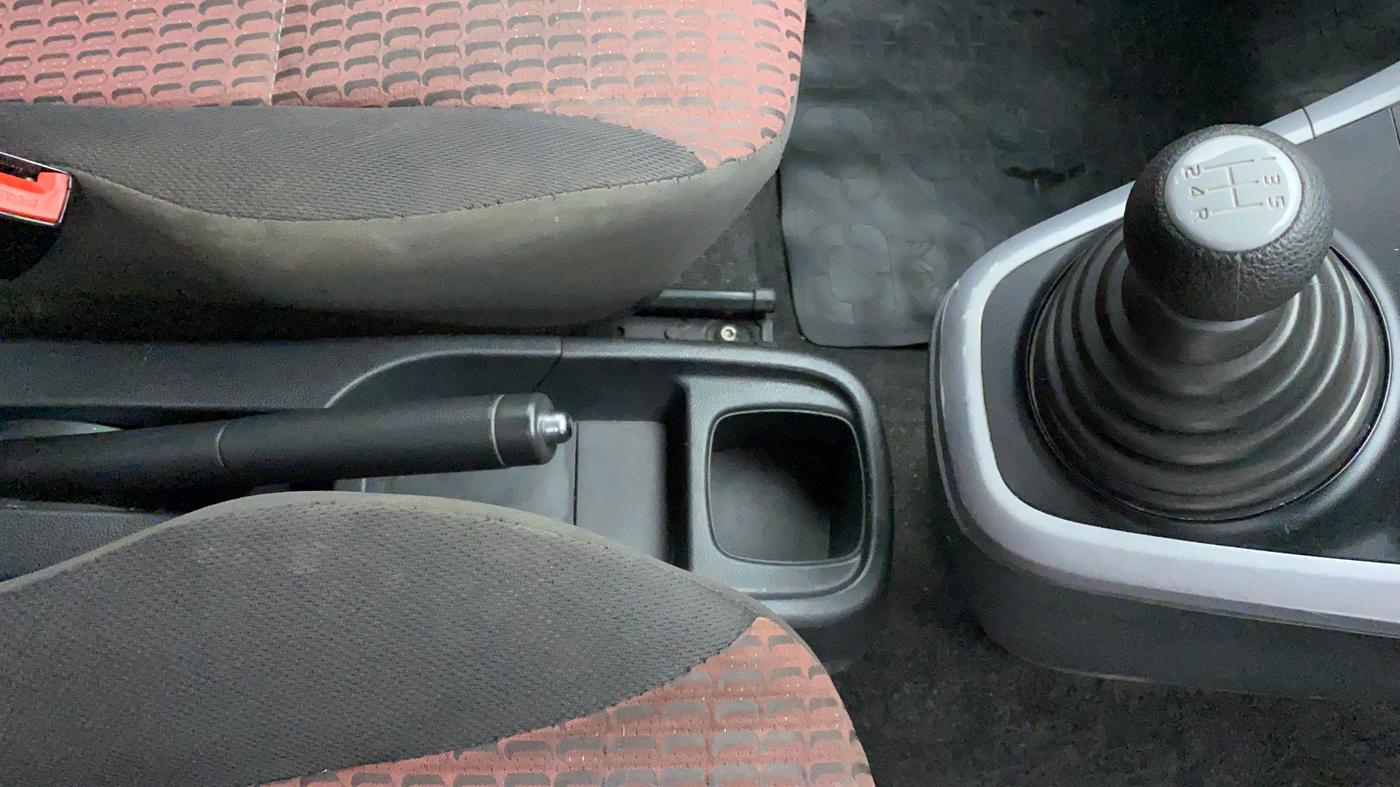 2014 Maruti Ritz ZXI ABS, Petrol, Manual, 69,582 km, Gear Lever