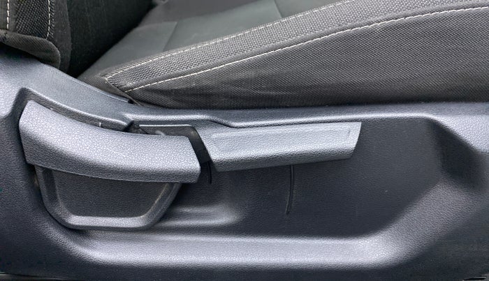 2020 Hyundai NEW I20 ASTA (O) 1.2 MT, Petrol, Manual, 9,689 km, Driver Side Adjustment Panel