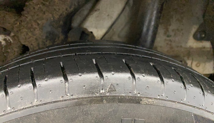 2021 Hyundai VENUE S 1.2, Petrol, Manual, 1,12,675 km, Left Rear Tyre Tread