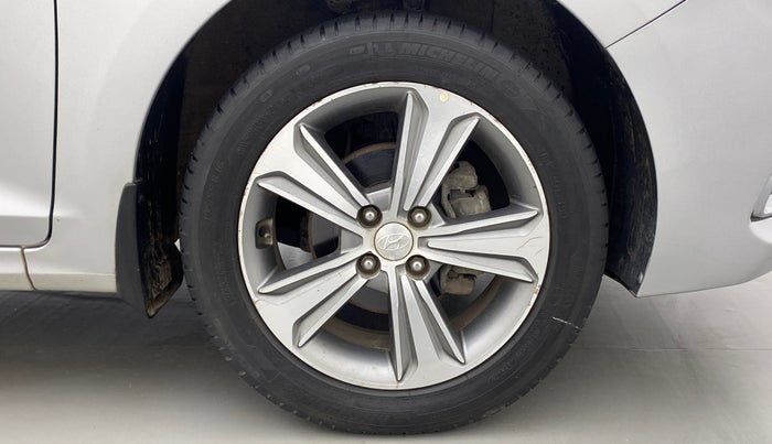 2017 Hyundai Verna 1.6 VTVT SX, Petrol, Manual, 32,015 km, Right Front Wheel