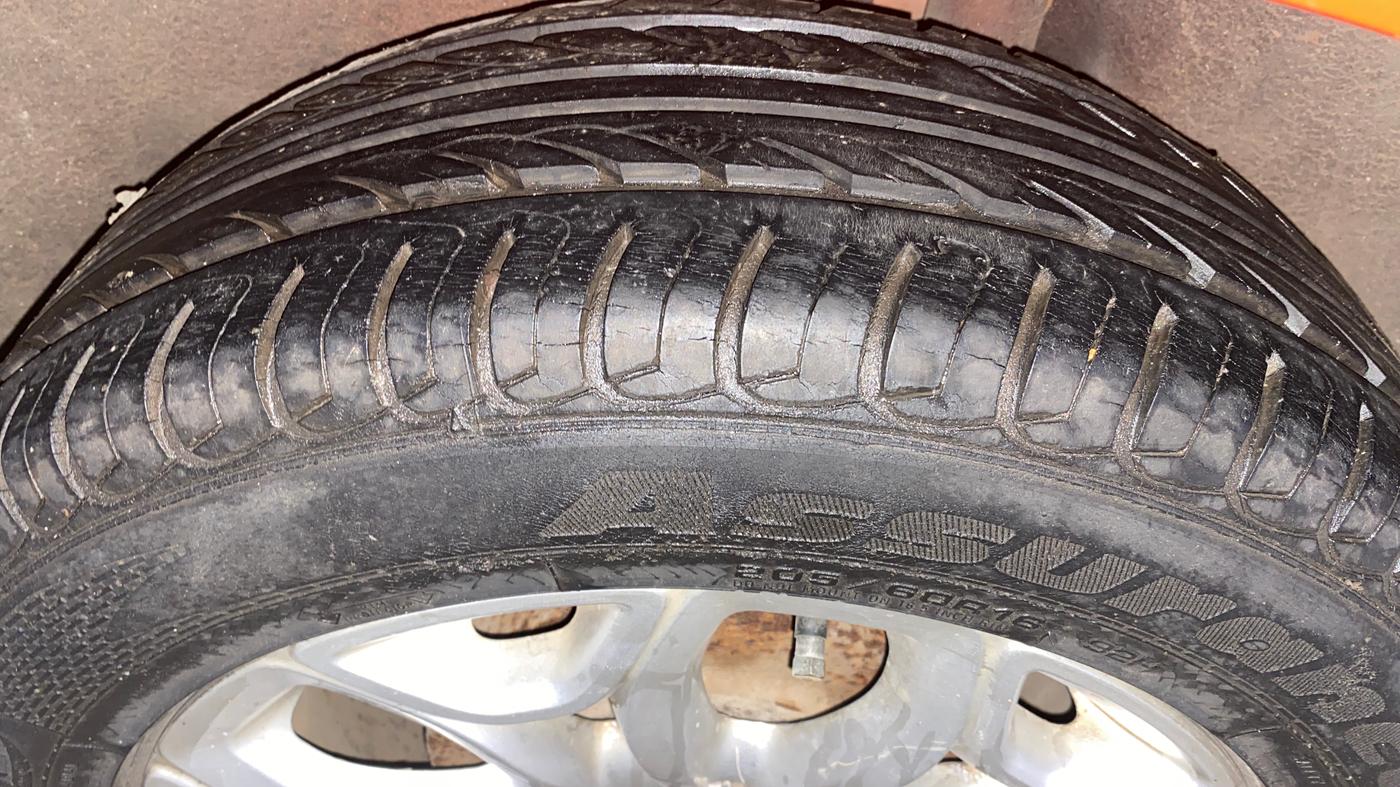 2014 Ford Ecosport TITANIUM 1.5L PETROL, Petrol, Manual, 34,883 km, Left Rear Tyre Tread