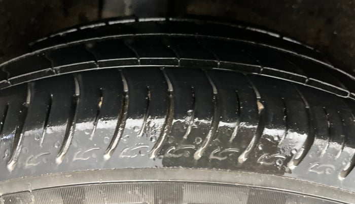 2020 Maruti Baleno DELTA PETROL 1.2, Petrol, Manual, 27,478 km, Right Rear Tyre Tread