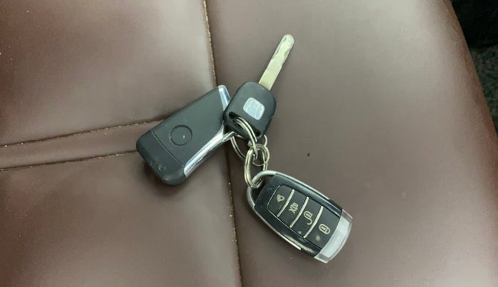 2016 Honda Jazz 1.2L I-VTEC E, Petrol, Manual, 75,189 km, Key Close Up