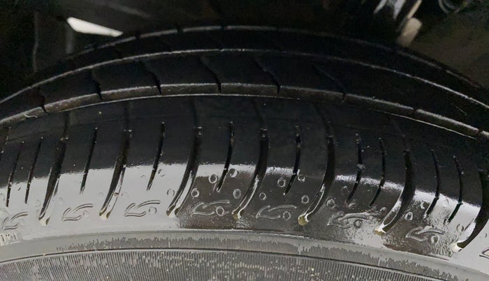 2019 Maruti Baleno DELTA PETROL 1.2, Petrol, Manual, 91,121 km, Left Front Tyre Tread