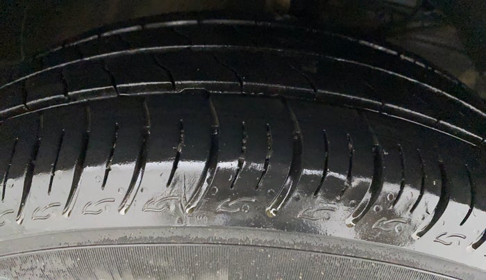 2019 Maruti Baleno DELTA PETROL 1.2, Petrol, Manual, 91,121 km, Right Front Tyre Tread