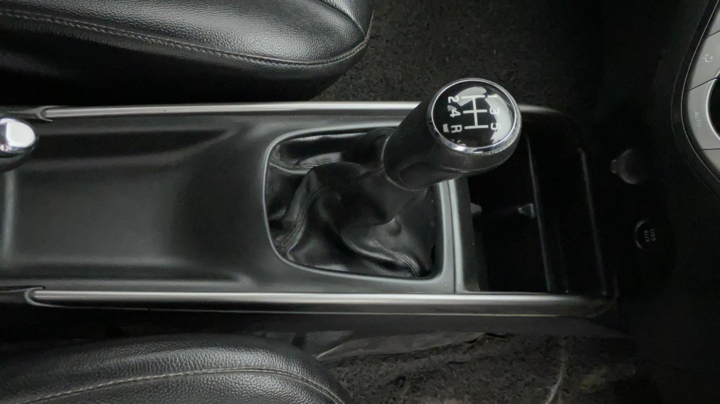 2019 Maruti Baleno DELTA PETROL 1.2, Petrol, Manual, 91,121 km, Gear Lever