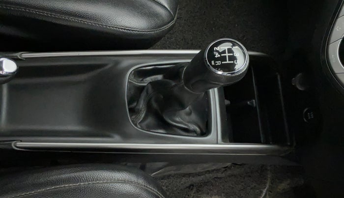 2019 Maruti Baleno DELTA PETROL 1.2, Petrol, Manual, 91,121 km, Gear Lever