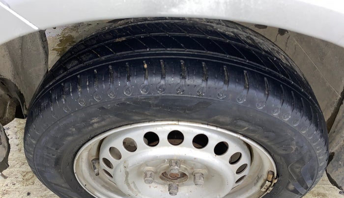 2014 Honda Amaze 1.2L I-VTEC EX, Petrol, Manual, 70,985 km, Left Front Tyre Tread