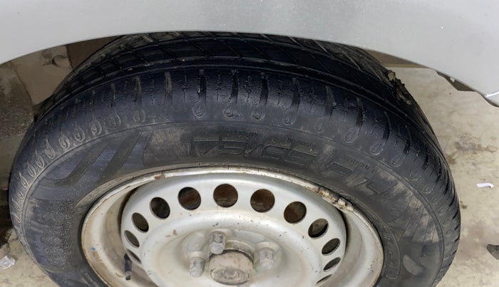 2014 Honda Amaze 1.2L I-VTEC EX, Petrol, Manual, 70,985 km, Left Rear Tyre Tread