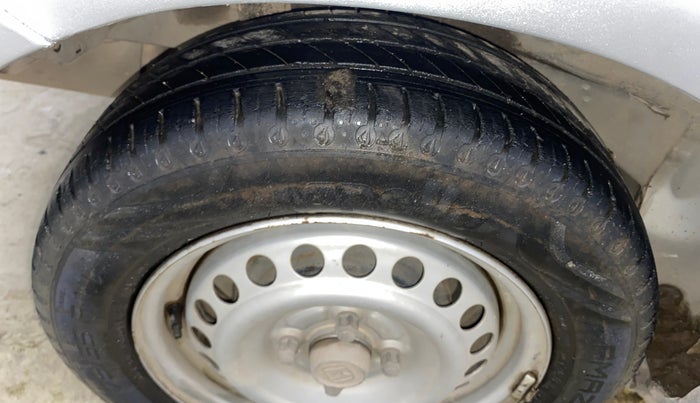 2014 Honda Amaze 1.2L I-VTEC EX, Petrol, Manual, 70,985 km, Right Rear Tyre Tread