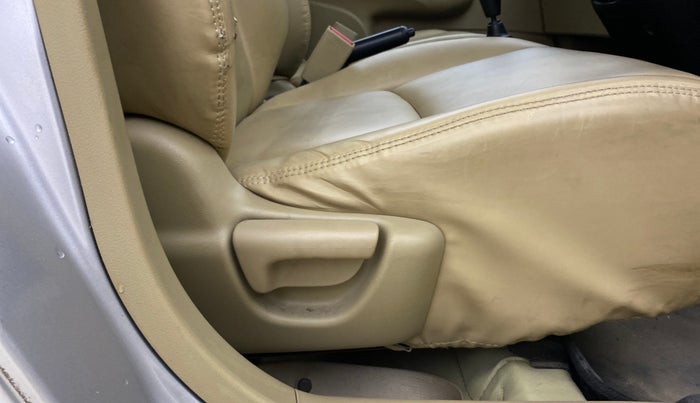 2014 Honda Amaze 1.2L I-VTEC EX, Petrol, Manual, 70,985 km, Driver Side Adjustment Panel