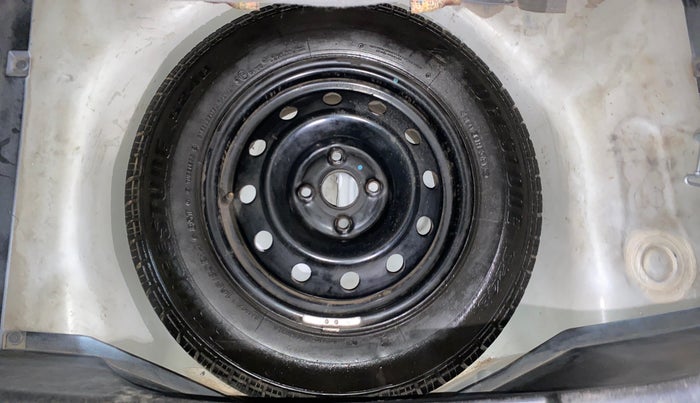 2015 Maruti Swift VXI, Petrol, Manual, 33,785 km, Spare Tyre