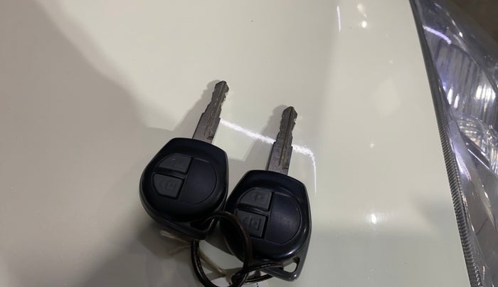 2015 Maruti Swift VXI, Petrol, Manual, 33,785 km, Key Close Up