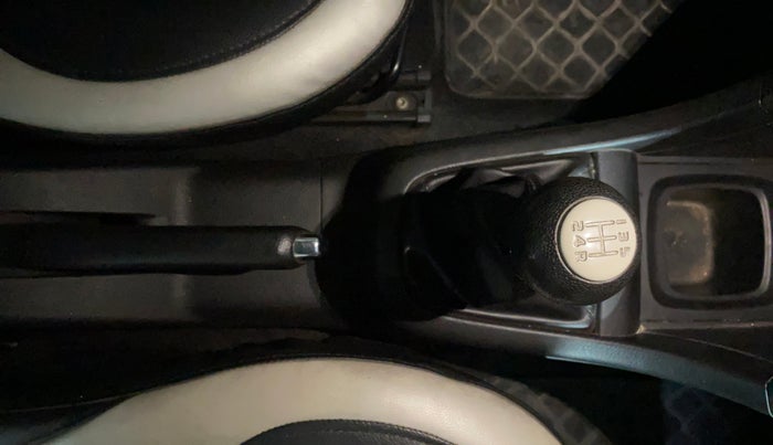 2015 Maruti Swift VXI, Petrol, Manual, 33,785 km, Gear Lever