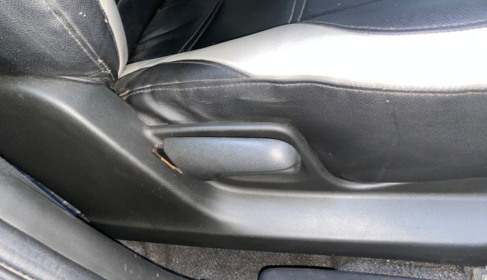 2015 Maruti Swift VXI, Petrol, Manual, 33,785 km, Driver Side Adjustment Panel