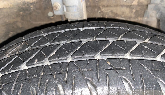 2015 Maruti Swift VXI, Petrol, Manual, 33,785 km, Right Front Tyre Tread