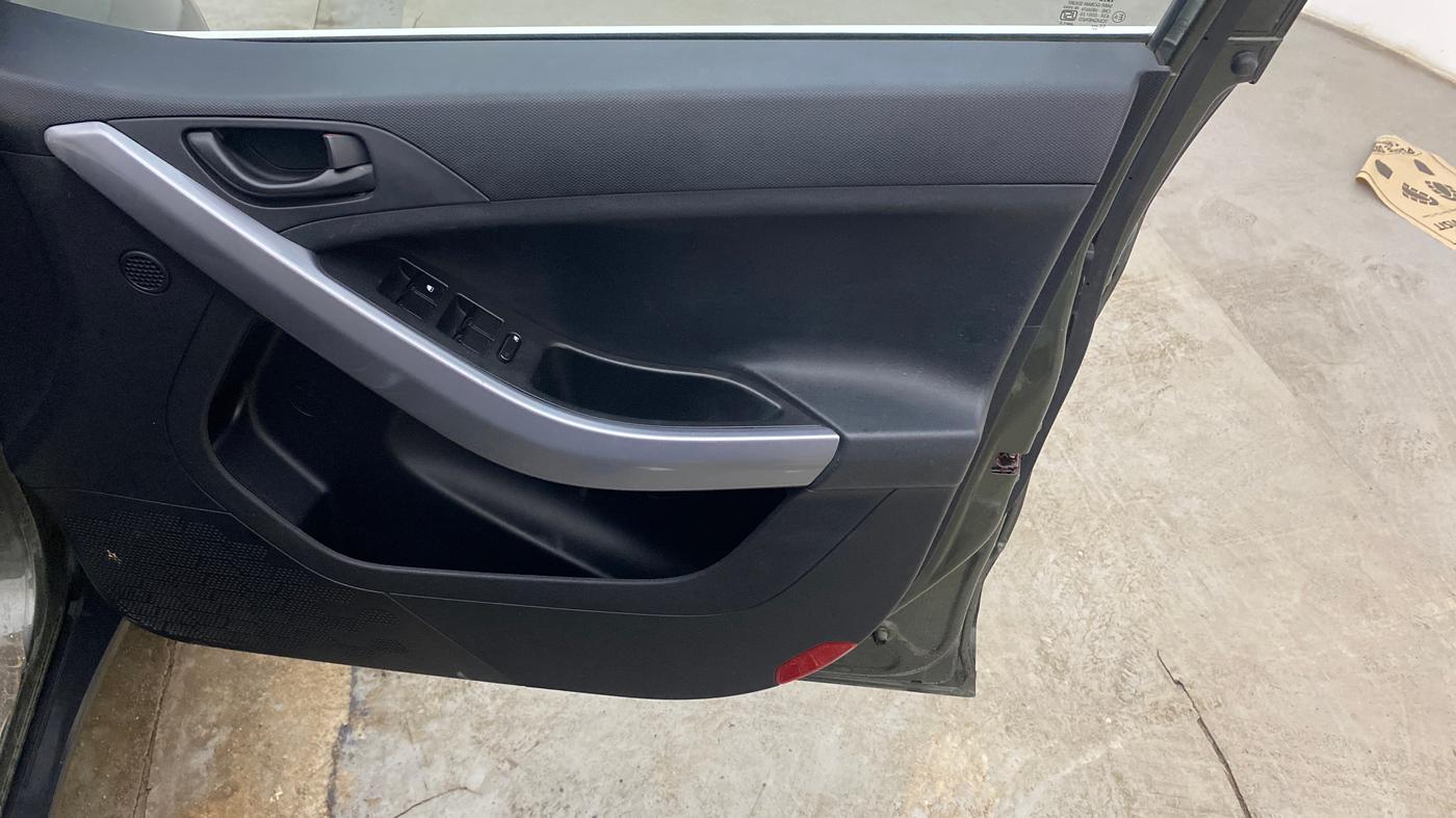 2022 Tata NEXON XM SUNROOF PETROL, Petrol, Manual, 54,677 km, Driver Side Door Panels Control