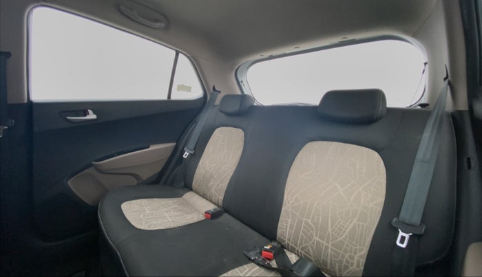 2016 Hyundai Grand i10 ASTA AT 1.2 KAPPA VTVT, Petrol, Automatic, 30,733 km, Right Side Rear Door Cabin View