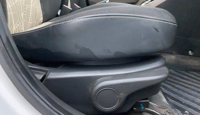 2016 Hyundai Grand i10 ASTA AT 1.2 KAPPA VTVT, Petrol, Automatic, 30,733 km, Driver Side Adjustment Panel