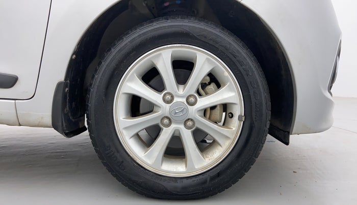 2016 Hyundai Grand i10 ASTA AT 1.2 KAPPA VTVT, Petrol, Automatic, 30,733 km, Right Front Tyre