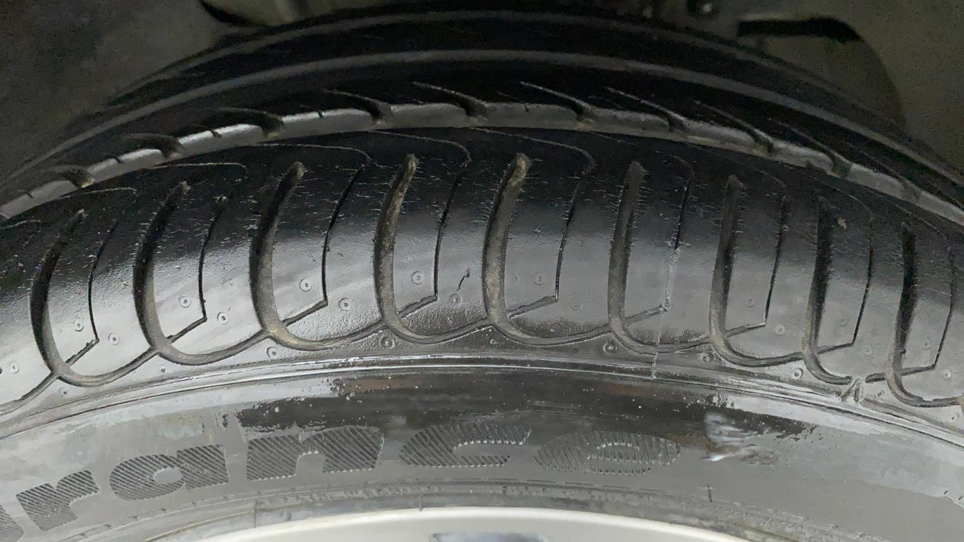 2019 Tata TIAGO NRG PETROL AT, Petrol, Automatic, 22,987 km, Right Front Tyre Tread