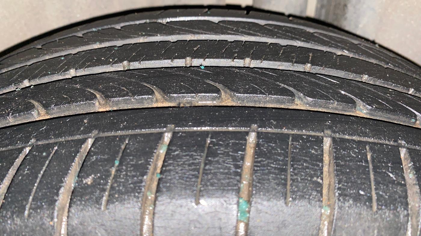 2017 Maruti Ciaz ALPHA 1.4 PETROL, Petrol, Manual, 35,251 km, Left Rear Tyre Tread