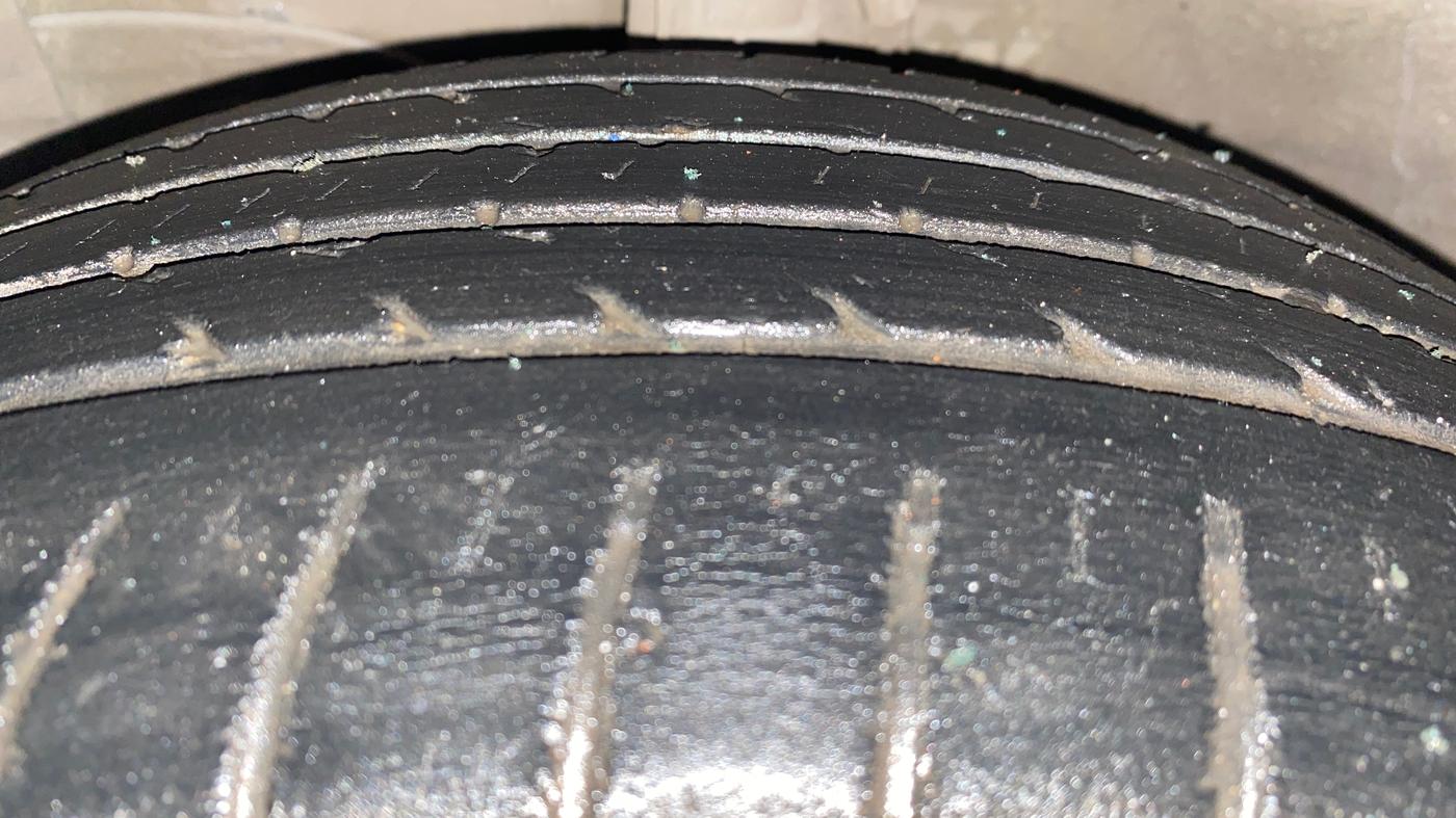 2017 Maruti Ciaz ALPHA 1.4 PETROL, Petrol, Manual, 35,251 km, Left Front Tyre Tread