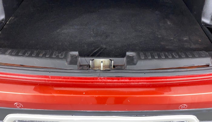 2018 Maruti Vitara Brezza VDI, Diesel, Manual, 67,536 km, Dicky (Boot door) - Trim lock has minor damage